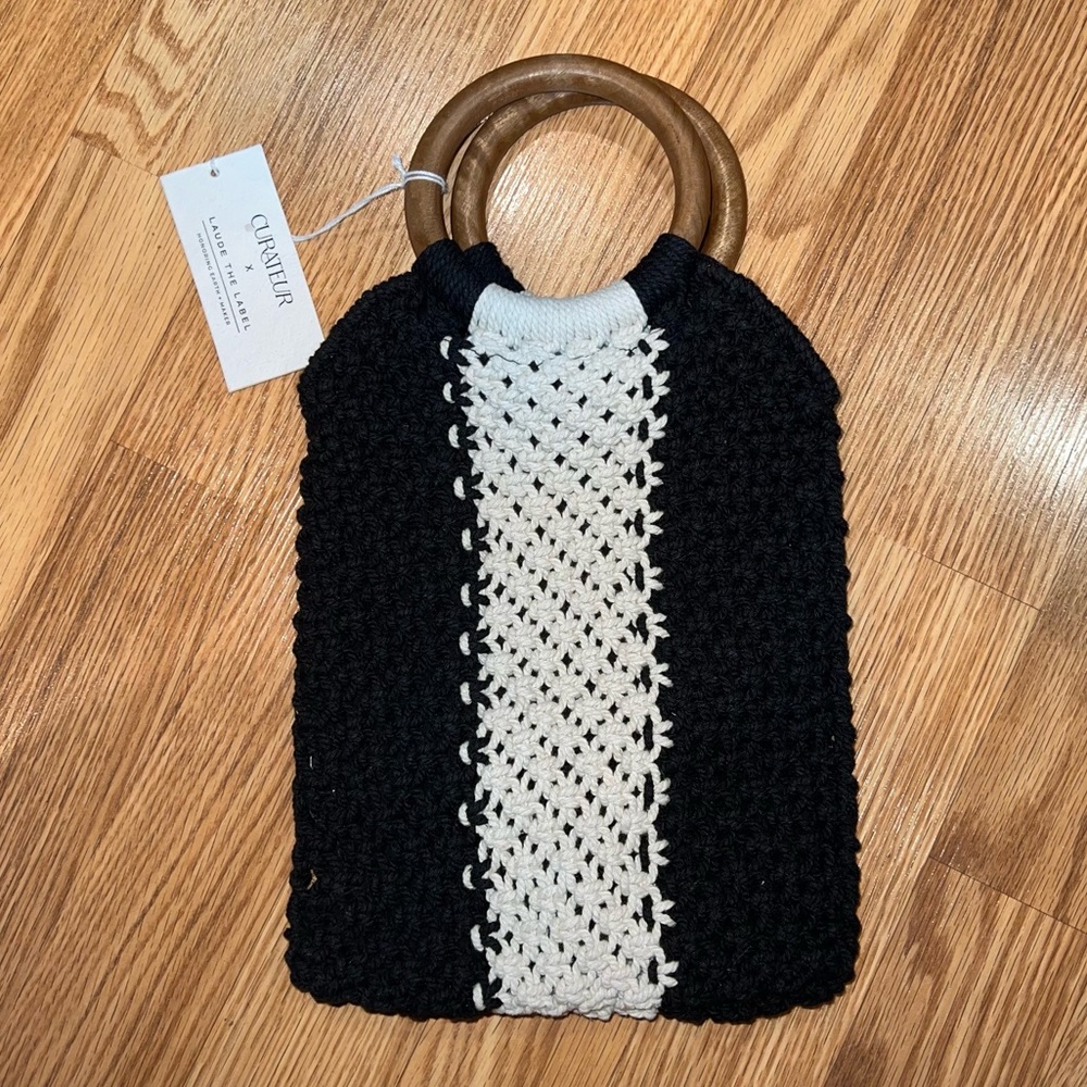 New‎ Laude the Label Gabby Macrame hand bag wooden handle purse black, off white